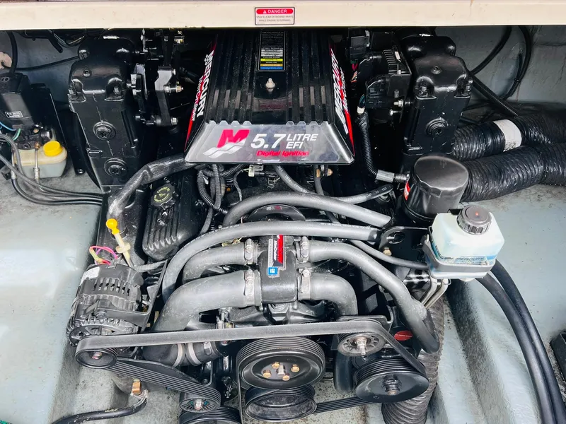 Slide: The Image of 2001 Sea Ray 260 Sundancer engine, 5.7L EFI, detailed view. - 30
