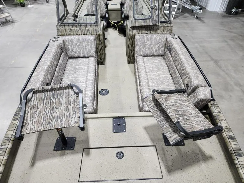 Slide: The Image of SeaArk EasyCat 2025 - 4