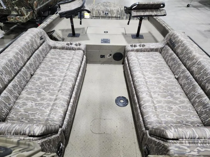 Slide: The Image of SeaArk EasyCat 2025 - 6