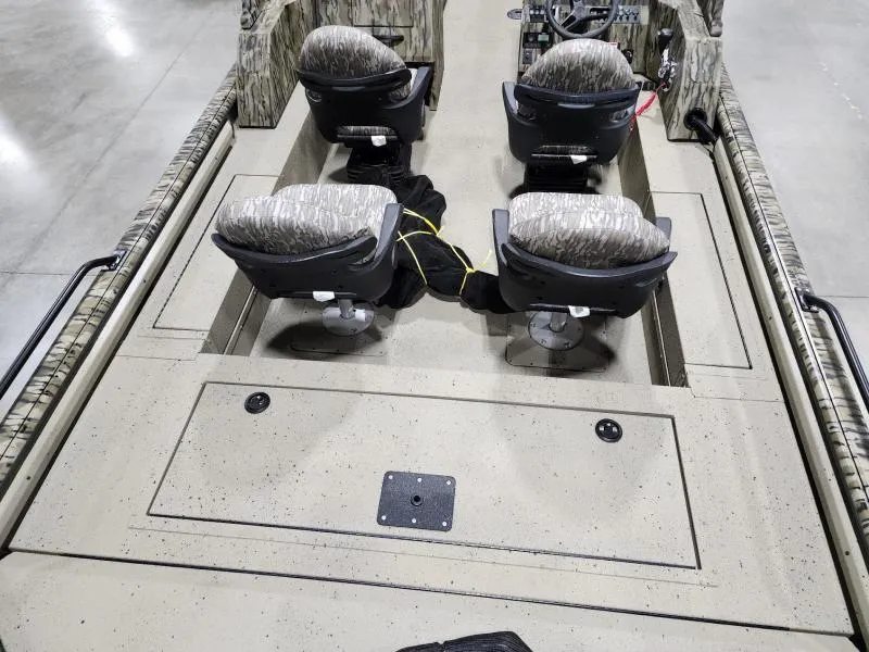 Slide: The Image of SeaArk EasyCat 2025 - 9