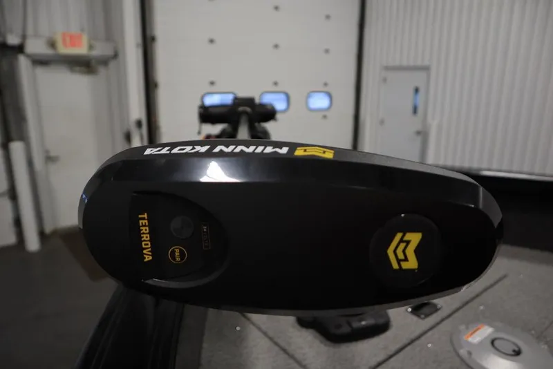 Slide: The Image of Minn Kota Terrova motor on 2025 Crestliner 1850 Super Hawk JS boat. - 12