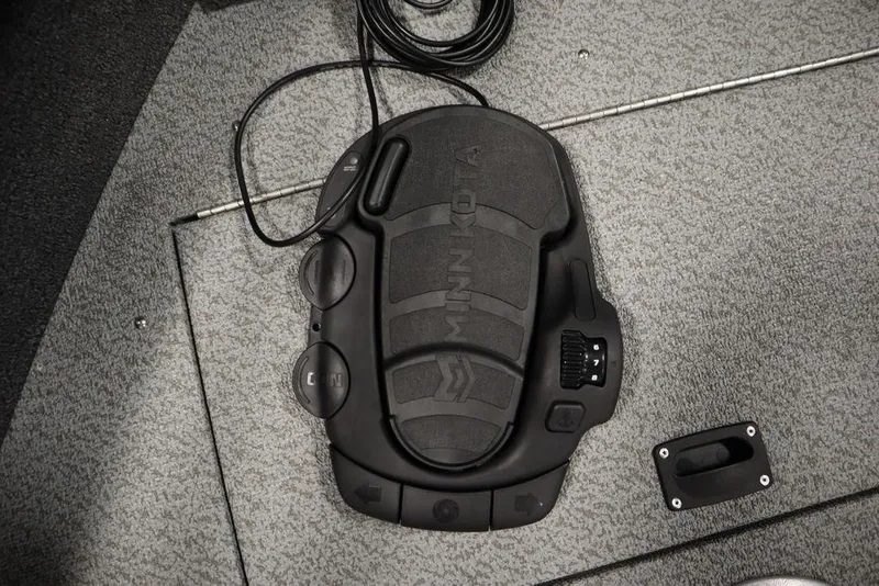 Slide: The Image of Minn Kota foot pedal on 2025 Crestliner 1850 Super Hawk JS boat deck. - 14