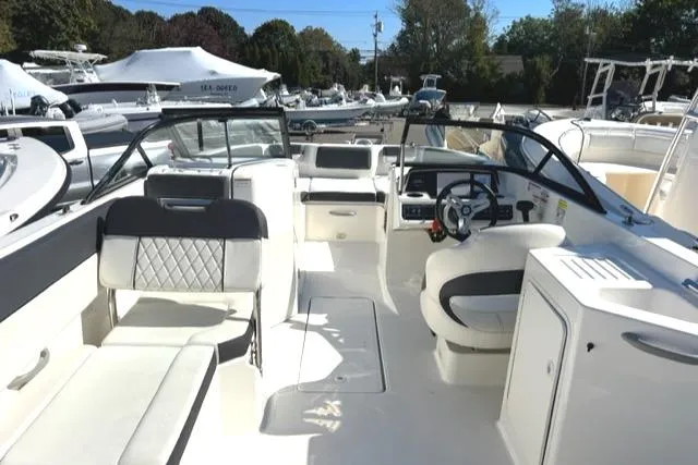 Slide: The Image of Bayliner DX 2200 2021 - 7