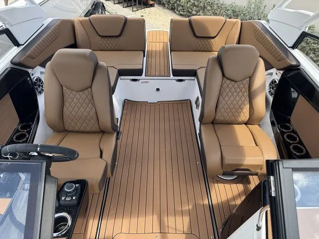 Slide: The Image of Yamaha 222S 2025 - 10