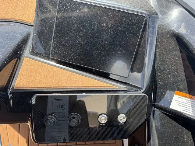 Slide: The Image of Yamaha 222S 2025 - 20