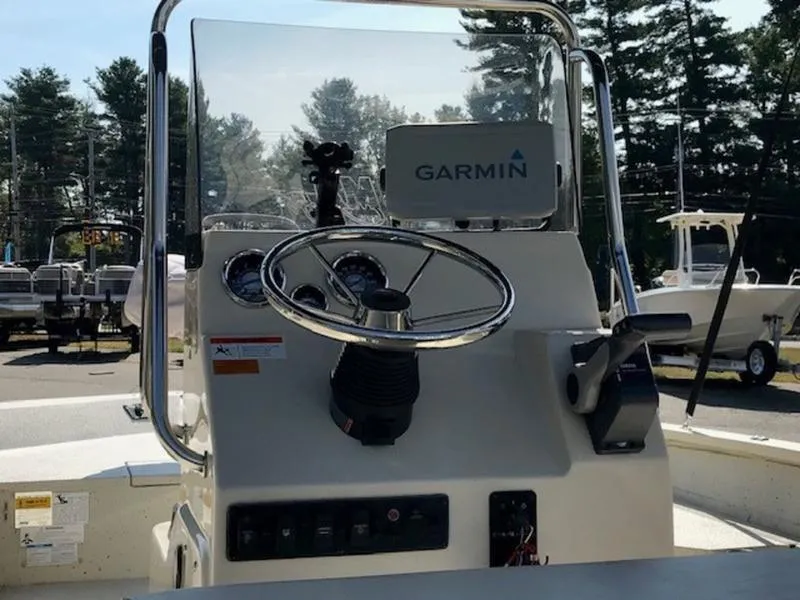 Slide: The Image of 2017 Alumacraft 2072 Bay boat console with Garmin navigation system. - 11