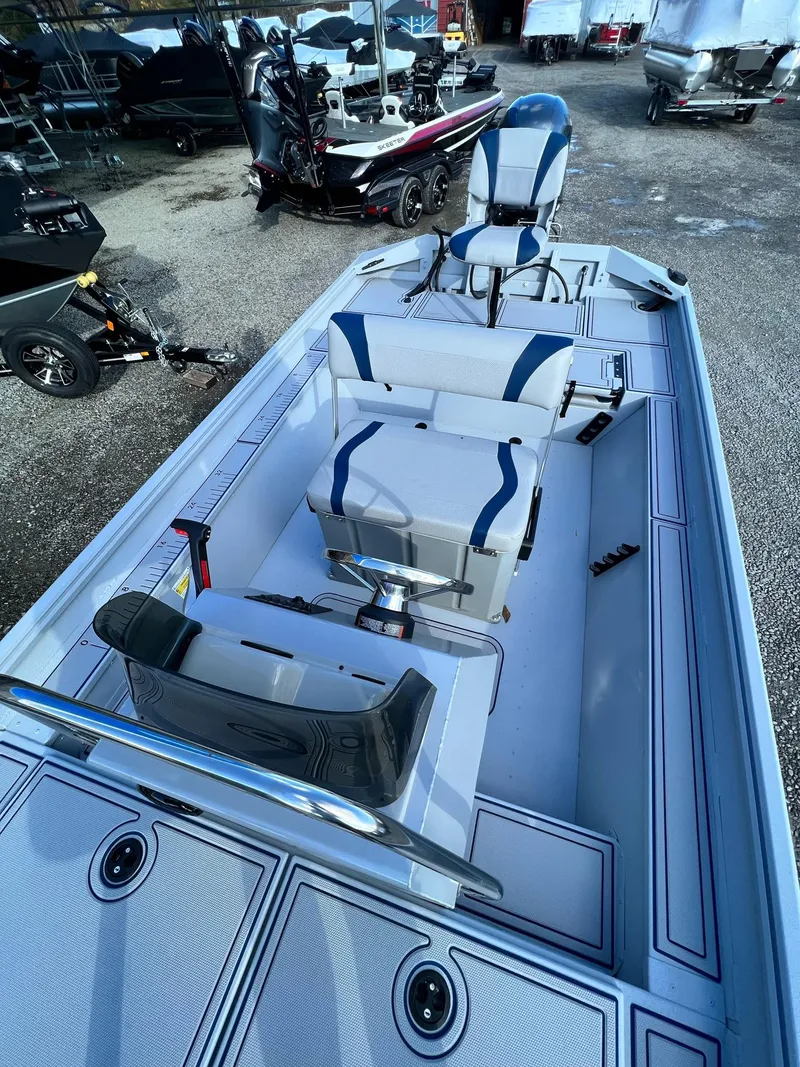 Slide: The Image of G3 18 CCJ DLX 2025 - 22