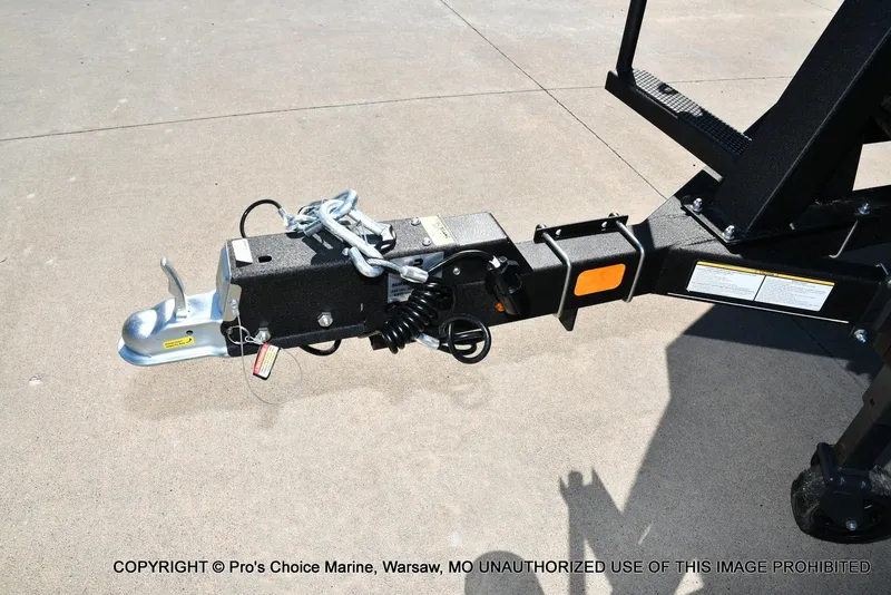 Slide: The Image of Trailer hitch of 2025 Ranger 243C Cruise boat with 250HP Mercury 4 Stroke engine. - 19