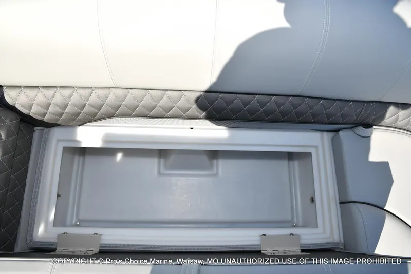 Slide: The Image of Ranger 243C Cruise w/250HP Mercury 4 Stroke 2025 - 56