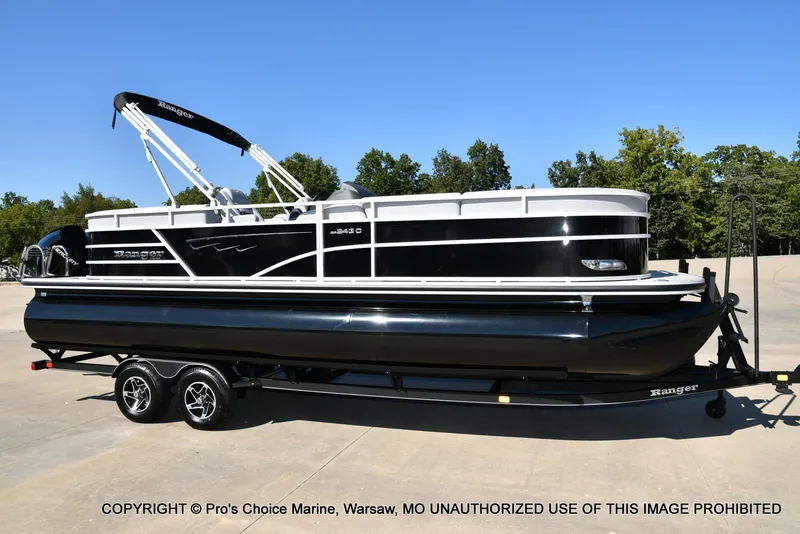 Slide: The Image of Ranger 243C Cruise w/250HP Mercury 4 Stroke 2025 - 58