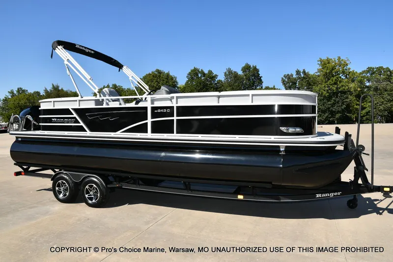 Slide: The Image of Ranger 243C Cruise w/250HP Mercury 4 Stroke 2025 - 59