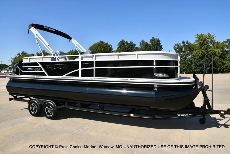 Slide: The Image of Ranger 243C Cruise w/250HP Mercury 4 Stroke 2025 - 60