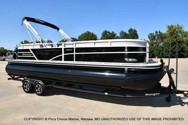 Slide: The Image of Ranger 243C Cruise w/250HP Mercury 4 Stroke 2025 - 61