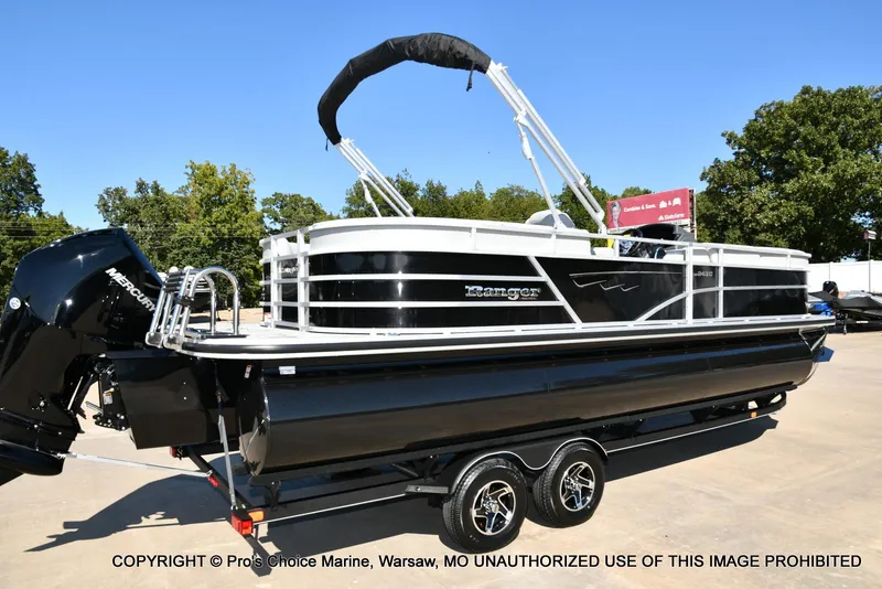 Slide: The Image of Ranger 243C Cruise w/250HP Mercury 4 Stroke 2025 - 63