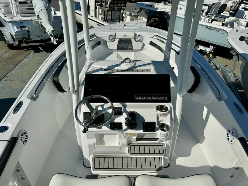 Slide: The Image of Tidewater 220 LXF 2025 - 5