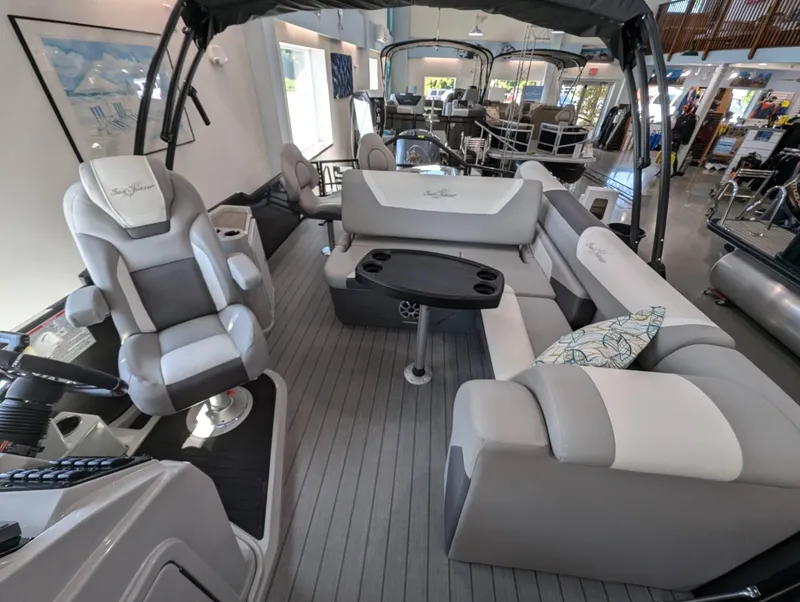 Slide: The Image of SunChaser Eclipse 25 SBX 2025 - 18