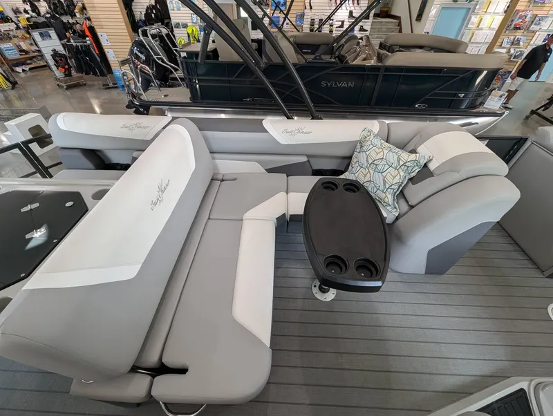 Slide: The Image of SunChaser Eclipse 25 SBX 2025 - 19