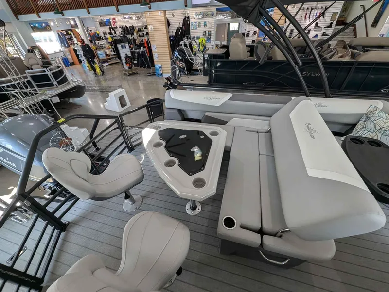 Slide: The Image of SunChaser Eclipse 25 SBX 2025 - 20