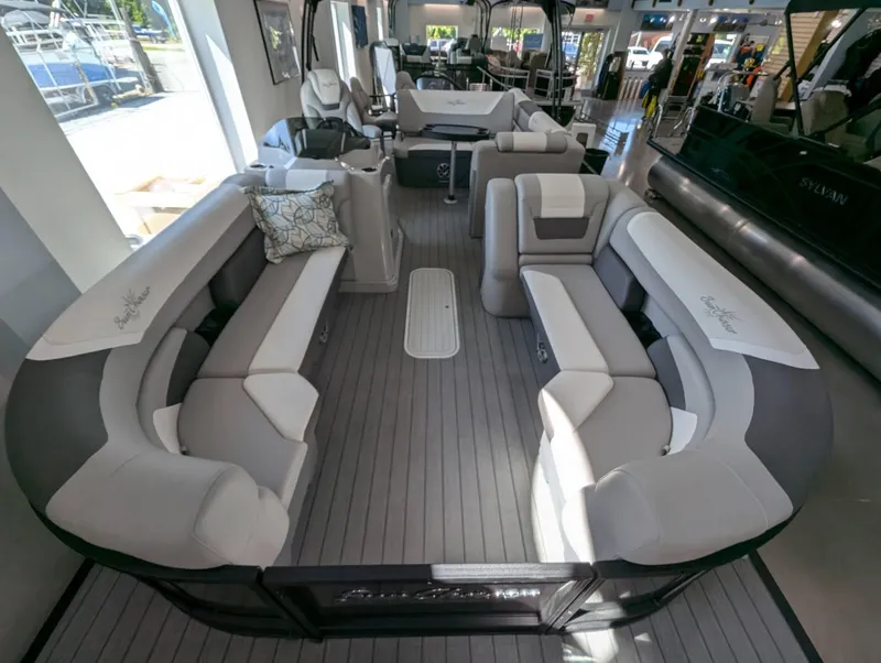 Slide: The Image of SunChaser Eclipse 25 SBX 2025 - 8