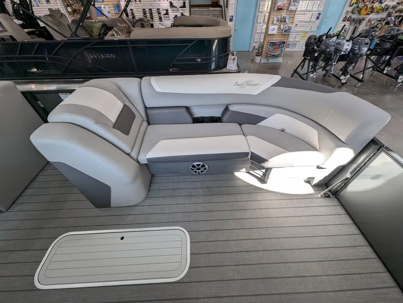 Slide: The Image of SunChaser Eclipse 25 SBX 2025 - 9