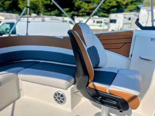 Slide: The Image of Starcraft SVX 230 OB 2025 - 10