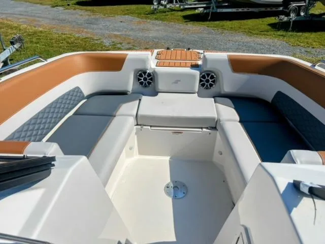 Slide: The Image of Starcraft SVX 230 OB 2025 - 19