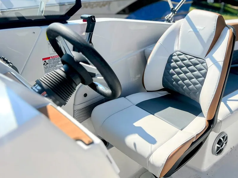 Slide: The Image of Starcraft SVX 230 OB 2025 - 7