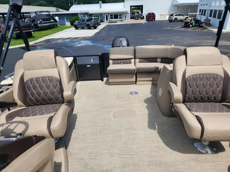 Slide: The Image of Bennington 28QSRFBX1 2018 - 11