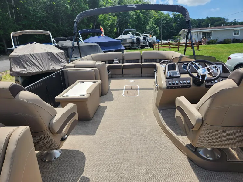 Slide: The Image of Bennington 28QSRFBX1 2018 - 15