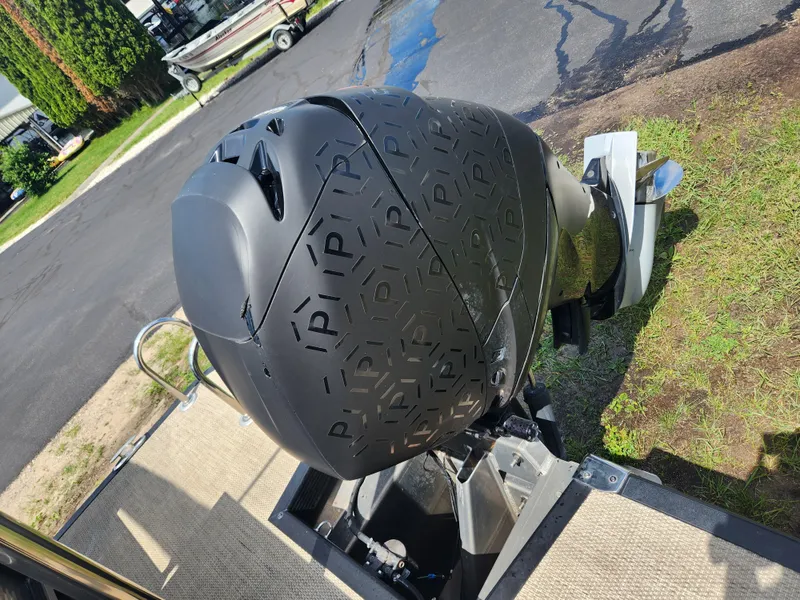 Slide: The Image of Bennington 28QSRFBX1 2018 - 17