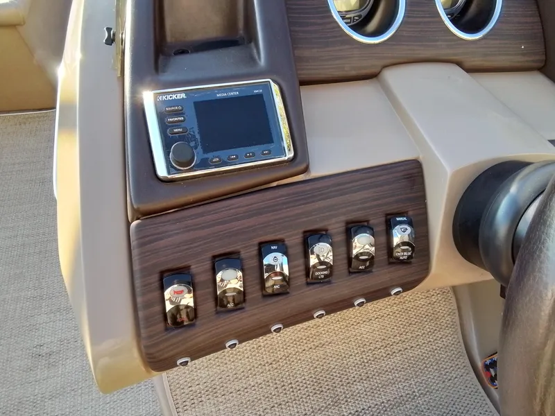 Slide: The Image of Bennington 28QSRFBX1 2018 - 47