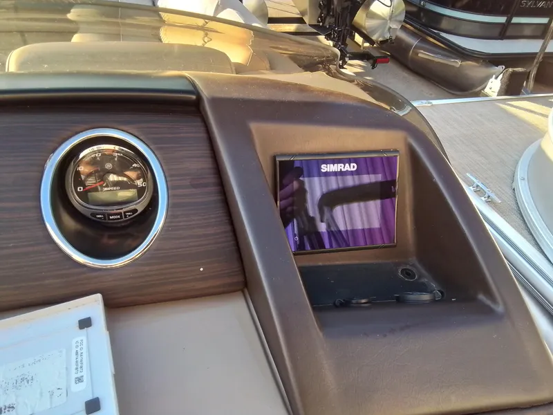 Slide: The Image of Bennington 28QSRFBX1 2018 - 50