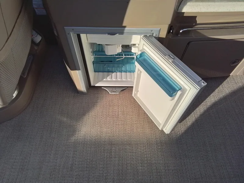 Slide: The Image of Bennington 28QSRFBX1 2018 - 58