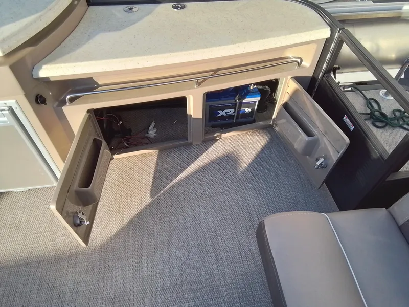 Slide: The Image of Bennington 28QSRFBX1 2018 - 59