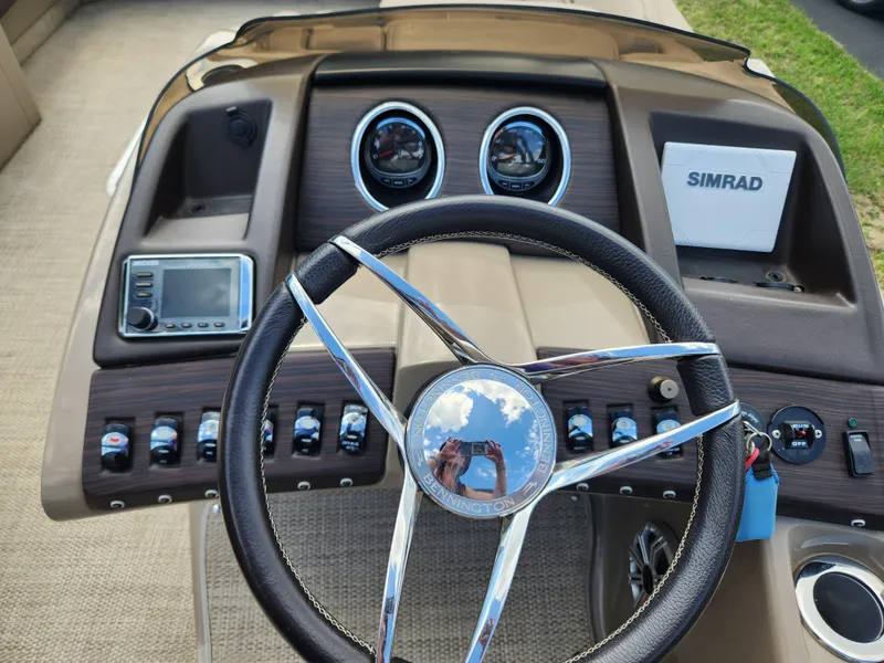 Slide: The Image of Bennington 28QSRFBX1 2018 - 7