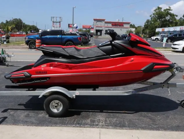 Slide: The Image of Yamaha VX DELUXE-TORCH RED 2025 - 6