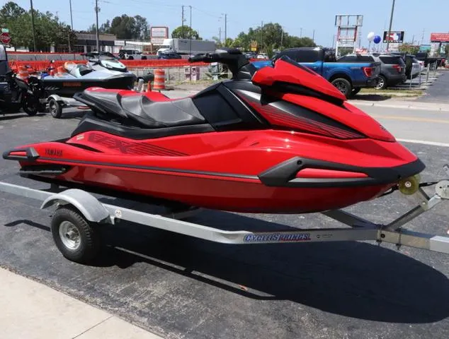 Slide: The Image of Yamaha VX DELUXE-TORCH RED 2025 - 7