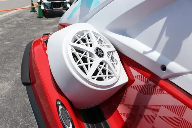 Slide: The Image of Yamaha VX LIMITED-TORCH RED 2025 - 12