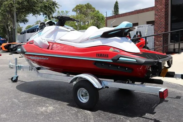 Slide: The Image of Yamaha VX LIMITED-TORCH RED 2025 - 3