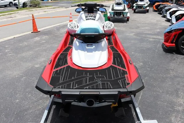 Slide: The Image of Yamaha VX LIMITED-TORCH RED 2025 - 4