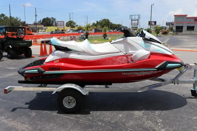 Slide: The Image of Yamaha VX LIMITED-TORCH RED 2025 - 6