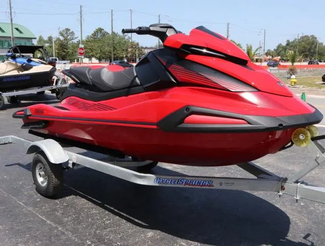 Slide: The Image of Yamaha VX DELUXE-TORCH RED 2025 - 7