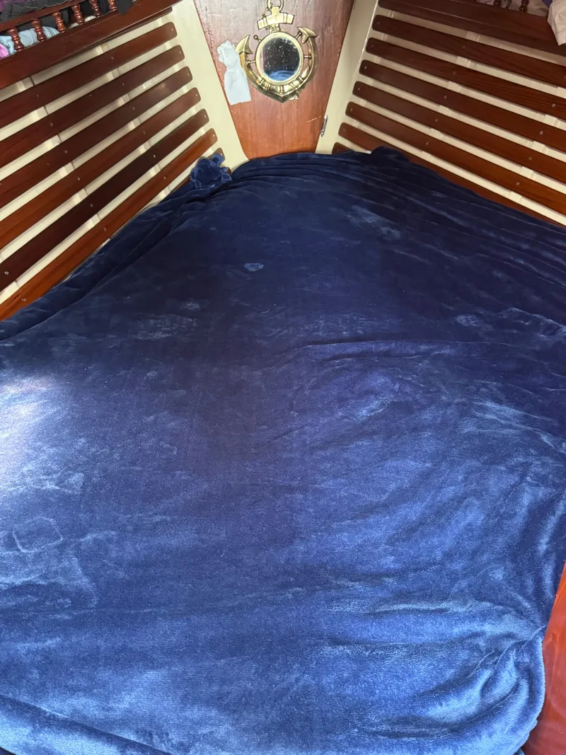 Slide: The Image of Vee Berth - 27