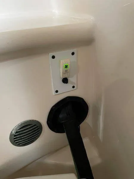 Slide: The Image of 2004 Chaparral 260 Signature boat interior detail with control panel and vent. - 25