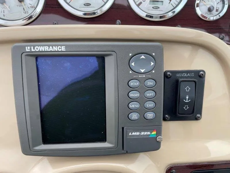 Slide: The Image of Lowrance LMS-335 GPS system on 2004 Chaparral 260 Signature boat dashboard. - 41