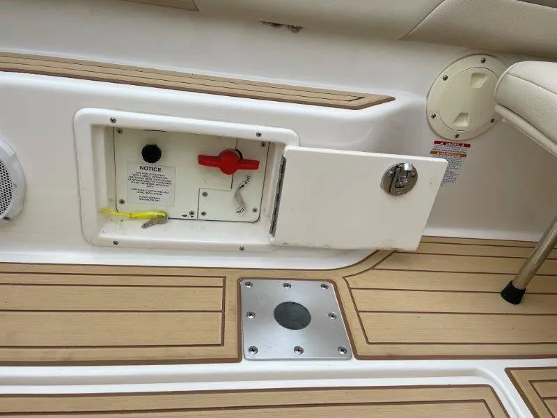 Slide: The Image of Chaparral 260 Signature 2004 - 71