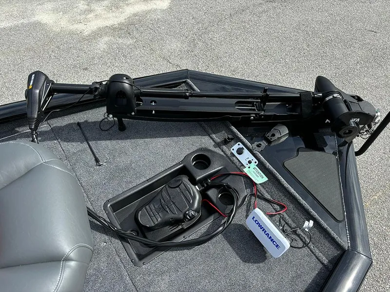 Slide: The Image of 2025 Tracker® Boats Pro Team™ 195 TXW Tournament Ed. - 12