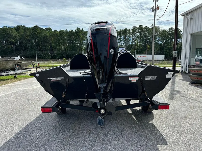 Slide: The Image of 2025 Tracker® Boats Pro Team™ 195 TXW Tournament Ed. - 8