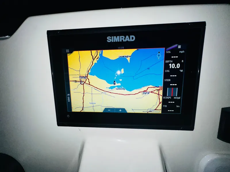 Slide: The Image of Brig 730 Navigator 2019 - 10