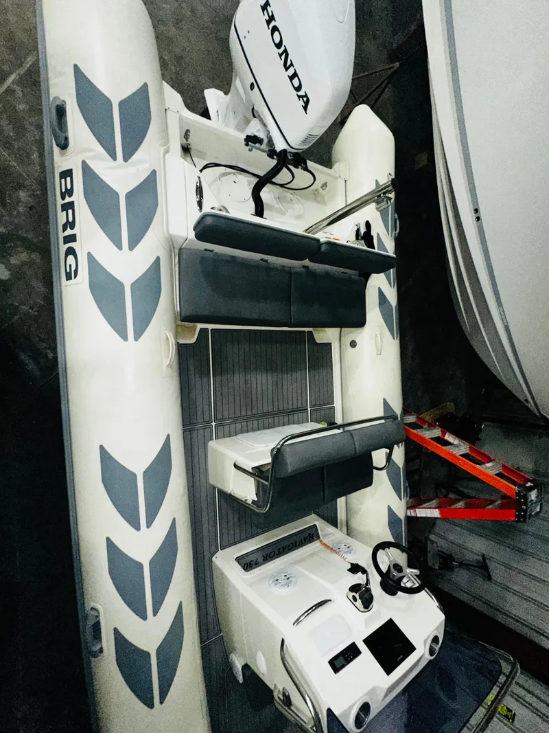 Slide: The Image of Brig 730 Navigator 2019 - 7